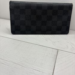 Authentic Louis Vuitton Men’s Wallet – Damier Graphite – Made in France