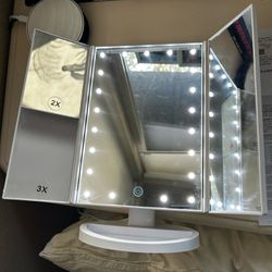 Vanity Tri-Fold Mirror (Light Up- Batteries/plug)
