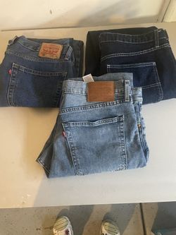 LEVIS JEANS AND MORE
