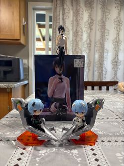 Evangelion x popmart figures/ reze figure