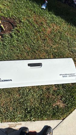 Toyota Tacoma PreRunner Tailgate — Fits 2005–2015 Tacoma