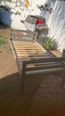 Free tween frame bed