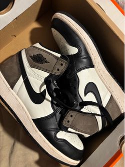 Air Jordan 1 High Dark Mocha (Size 5.5 in men’s)