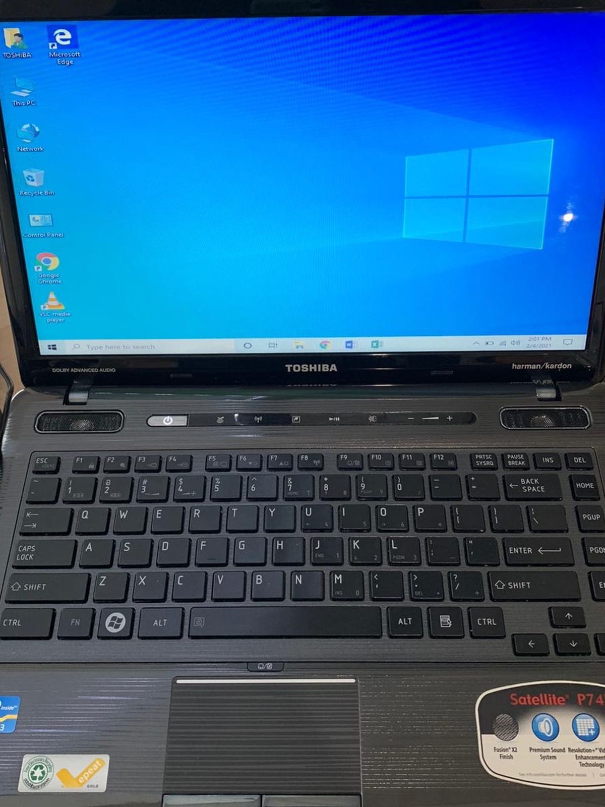 Toshiba satellite 13” P745 i3 6GB RAM 120GB SSD -Windows 10!!!!!!
