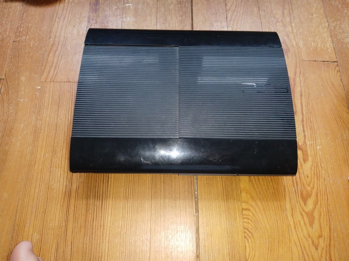 PS3 Slim 500gb and FIFA games