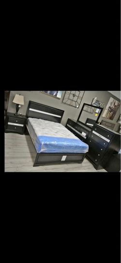 New Queen Bedroom Set $40 down