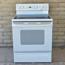 GE SPECTRA FREESTANDING SMOOTH-TOP ELECTRIC RANGE 5.0 cu ft OVEN STOVE BAKE HOME KITCHEN APPLIANCE