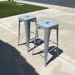 Set Of 2 Gray Metal Bar Stools