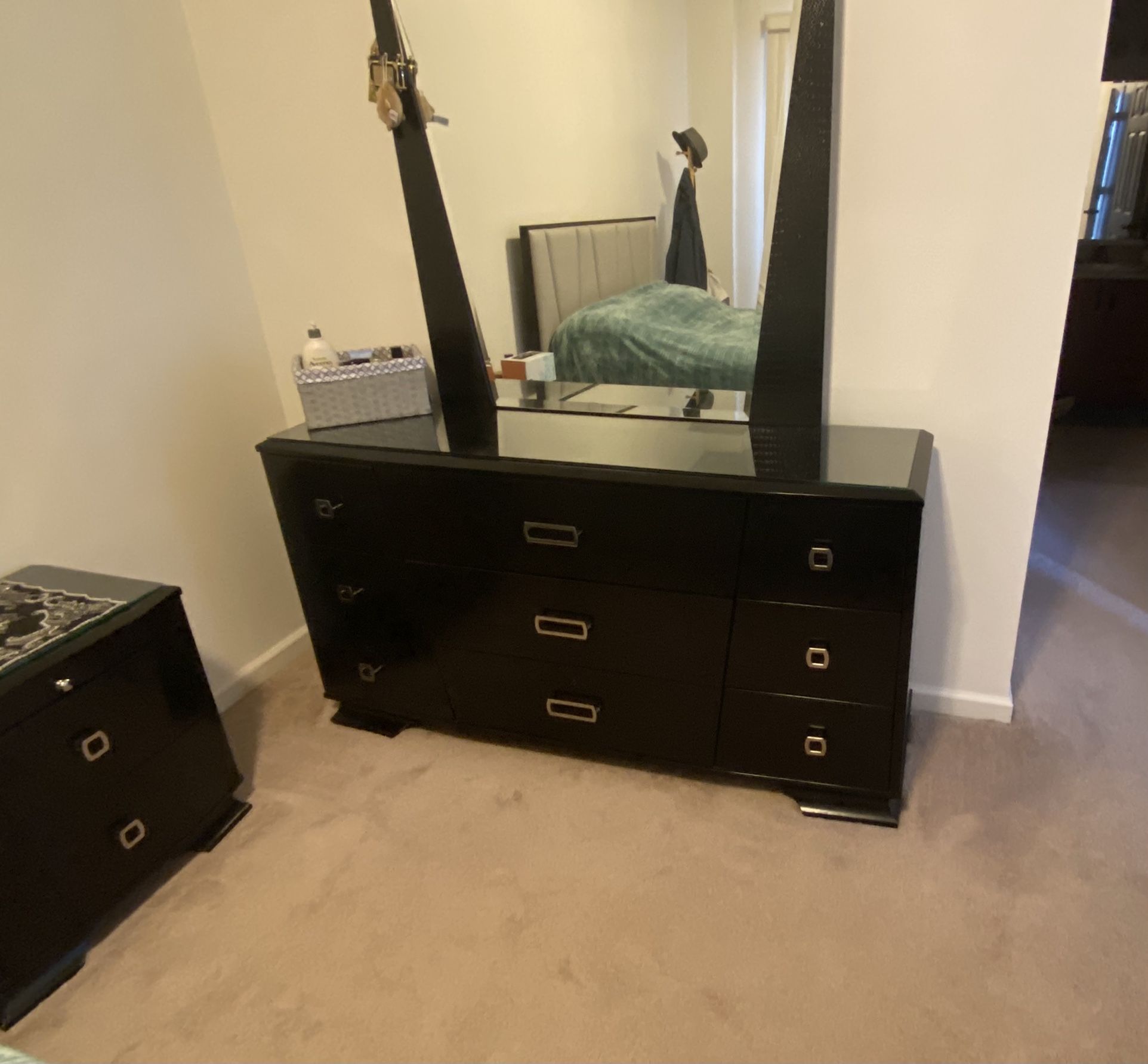 Queen Bedroom Set