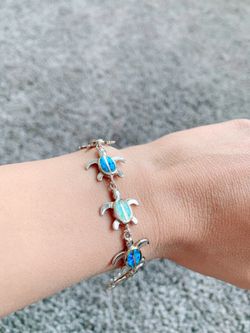 Silver turtle bracelet