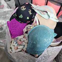 BRASSIER VICTORIA SECRET Y PINK 50 lbs.por $650 calidad PREMIUM 