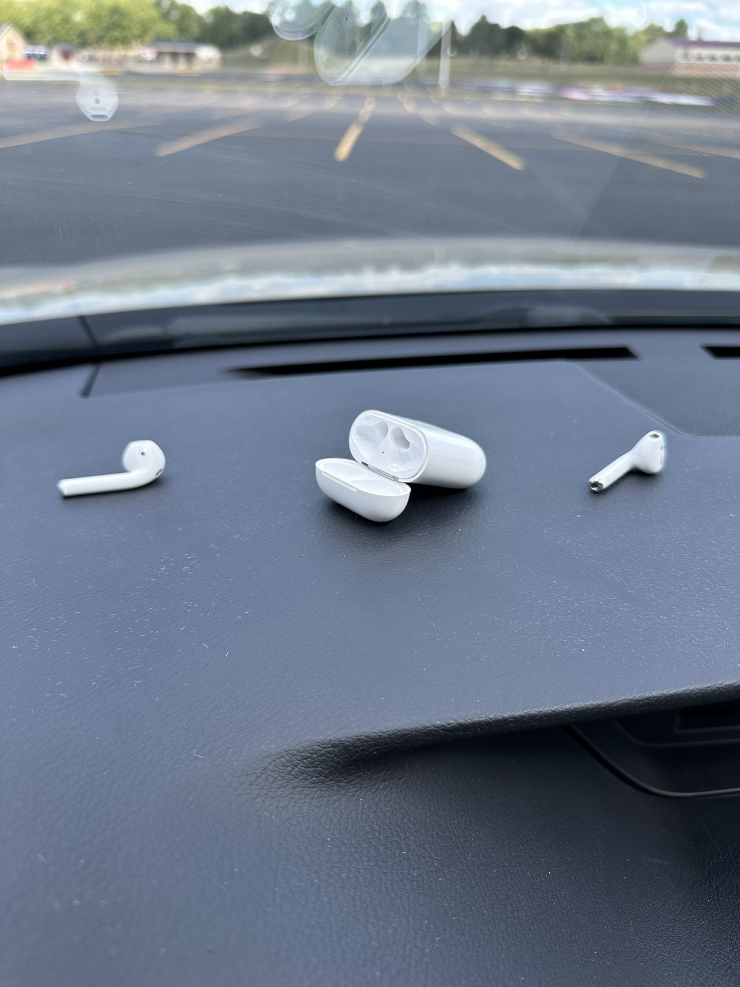 Airpods Gen2 AUTHENTIC from 2021.