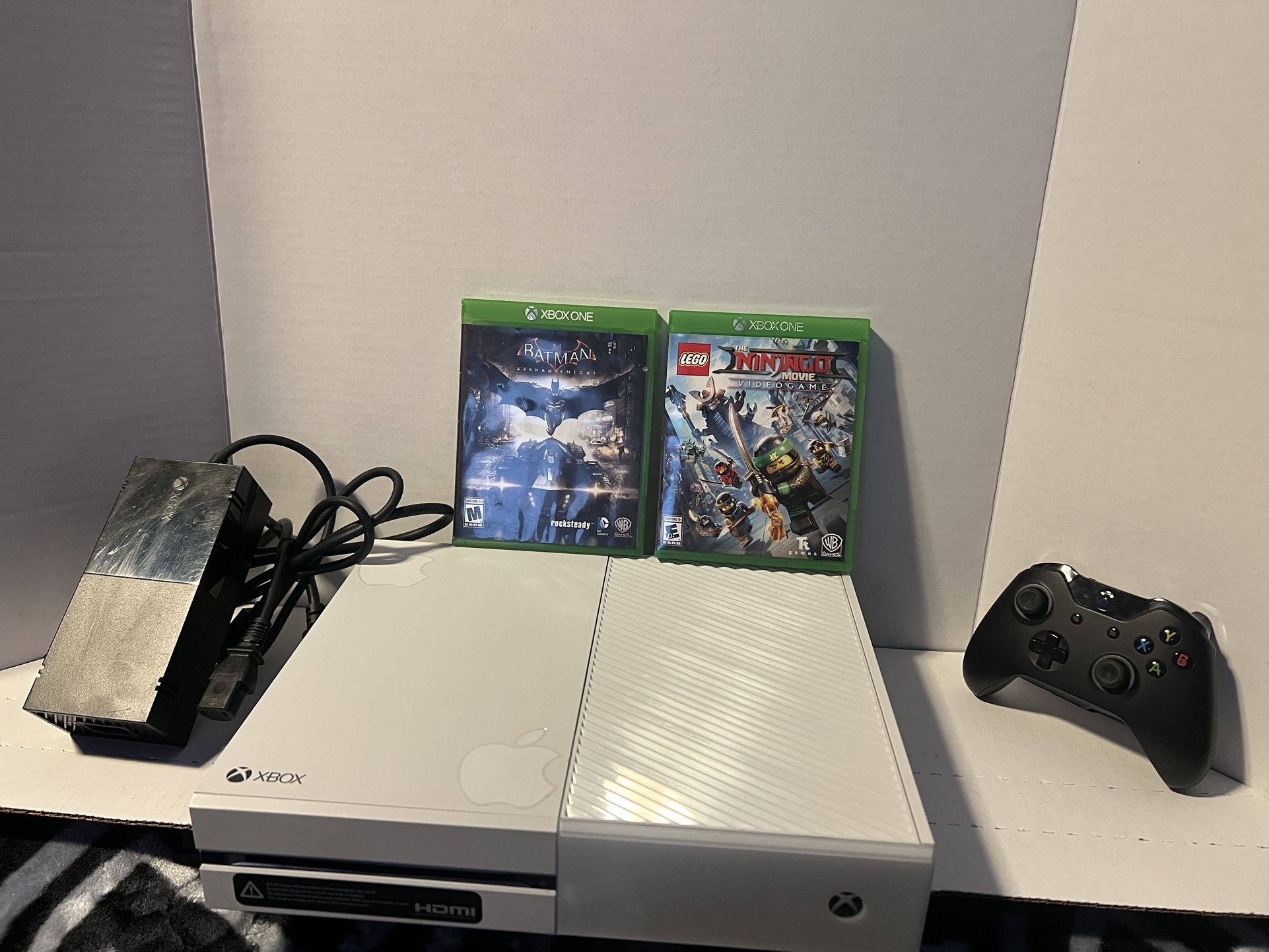 Xbox One With Two Games And One Controller