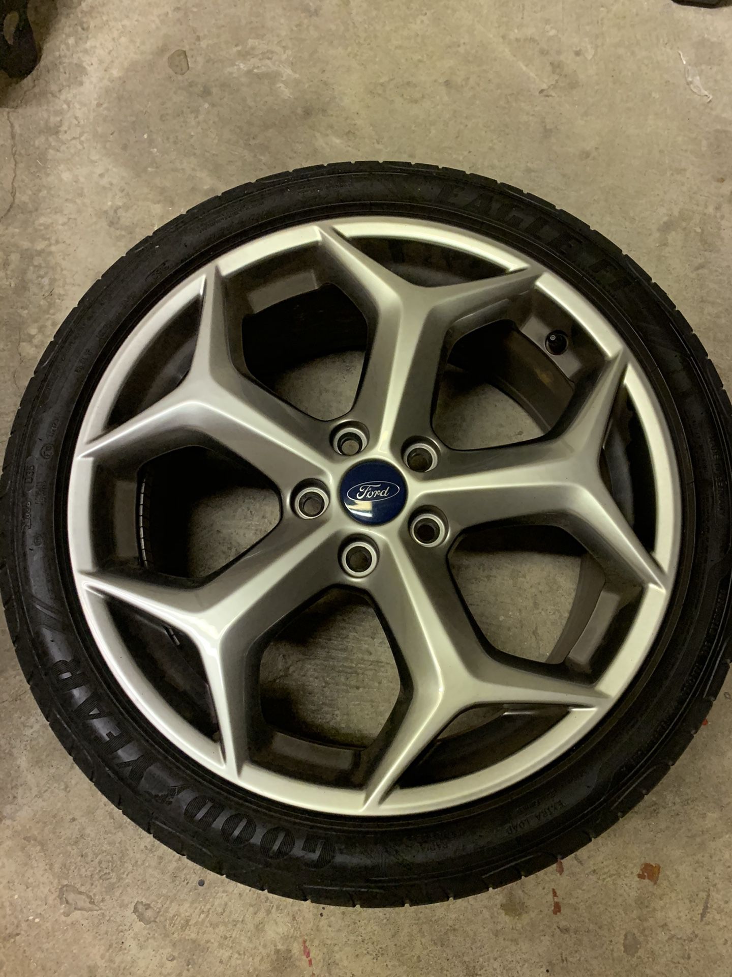 18” stock wheels and tires from Ford Focus ST