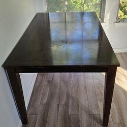 Sturdy Real Wood Dinnig Table 