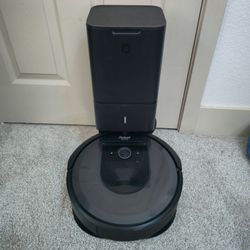 iRobot Roomba i7 Robot Vacuum with Clean Base Auto-Empty Dock