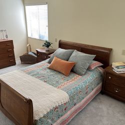 HD Buttercup Bedroom Set $250 obo
