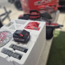 MILWAUKEE 10INCH DOBLE BAVEL CORDLESS BRUSHLESS MITER SAW NEW 