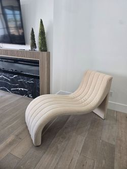 Chaise chair lounge