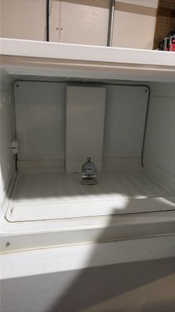 GE 18 cu.ft. Frost Free Refrigerator