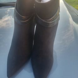 Just Fab Chloelle booties size 9 1/2 