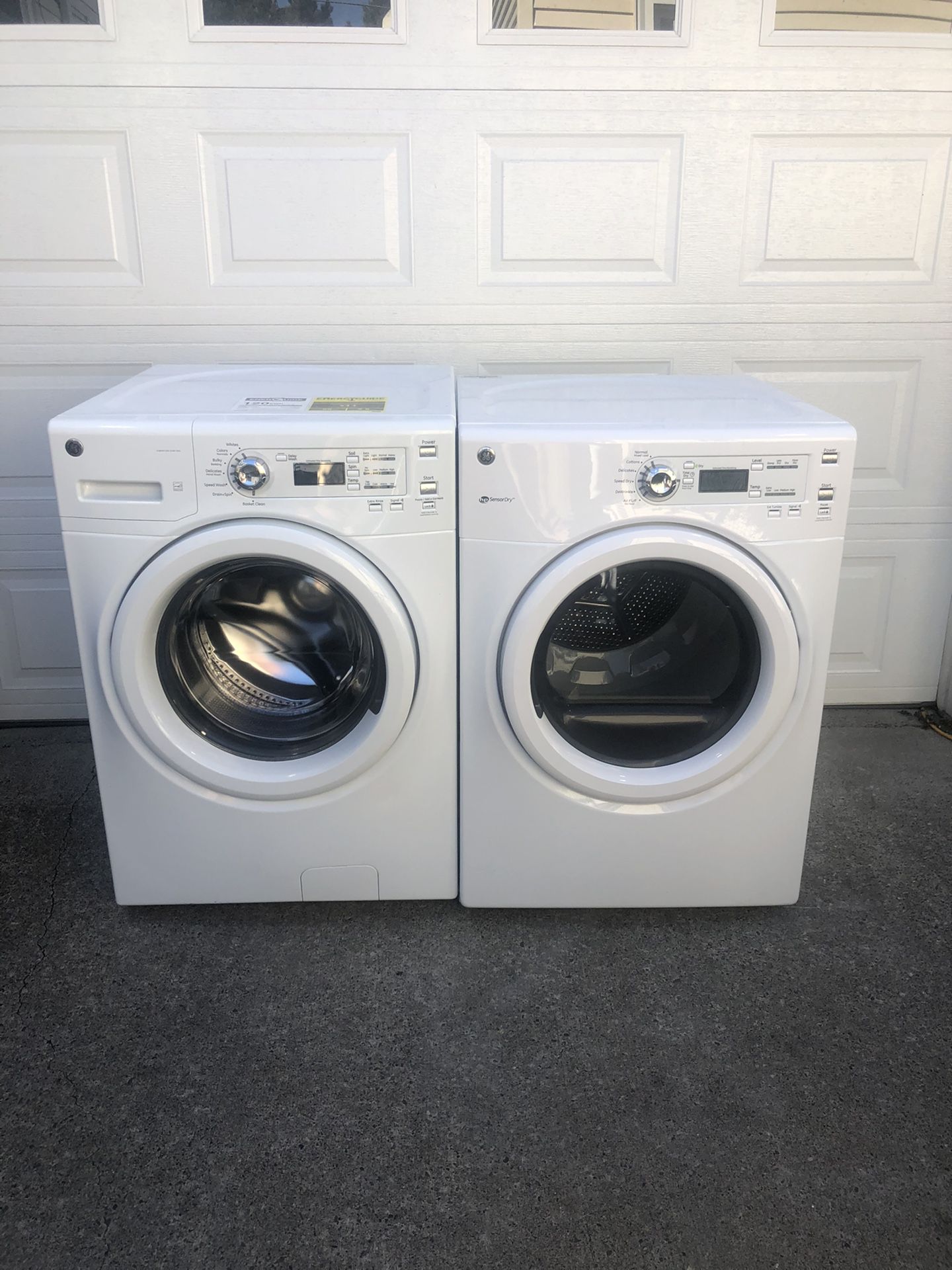 GE Washer & Dryer - Stackable 