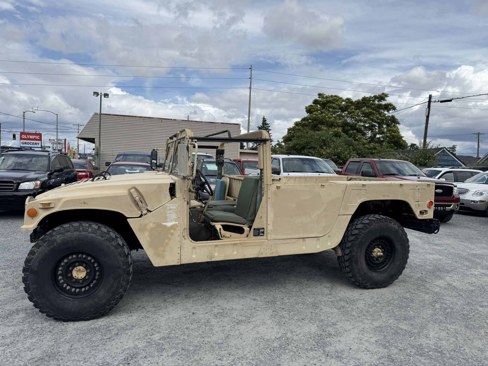 2009 Humvee 54k miles 6.5 diesel engine 4 speed auto 2 soft doors Power steering 70 mph on freeway Easy to drive 253-444-7219 Parks-motors. Com