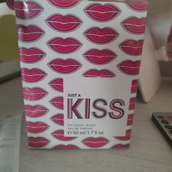 Victoria Secret - KISS Perfume 