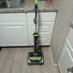 Bissell Air Ram 22 Volt Cordless Vacuum Portable Cordless Cleaner. 