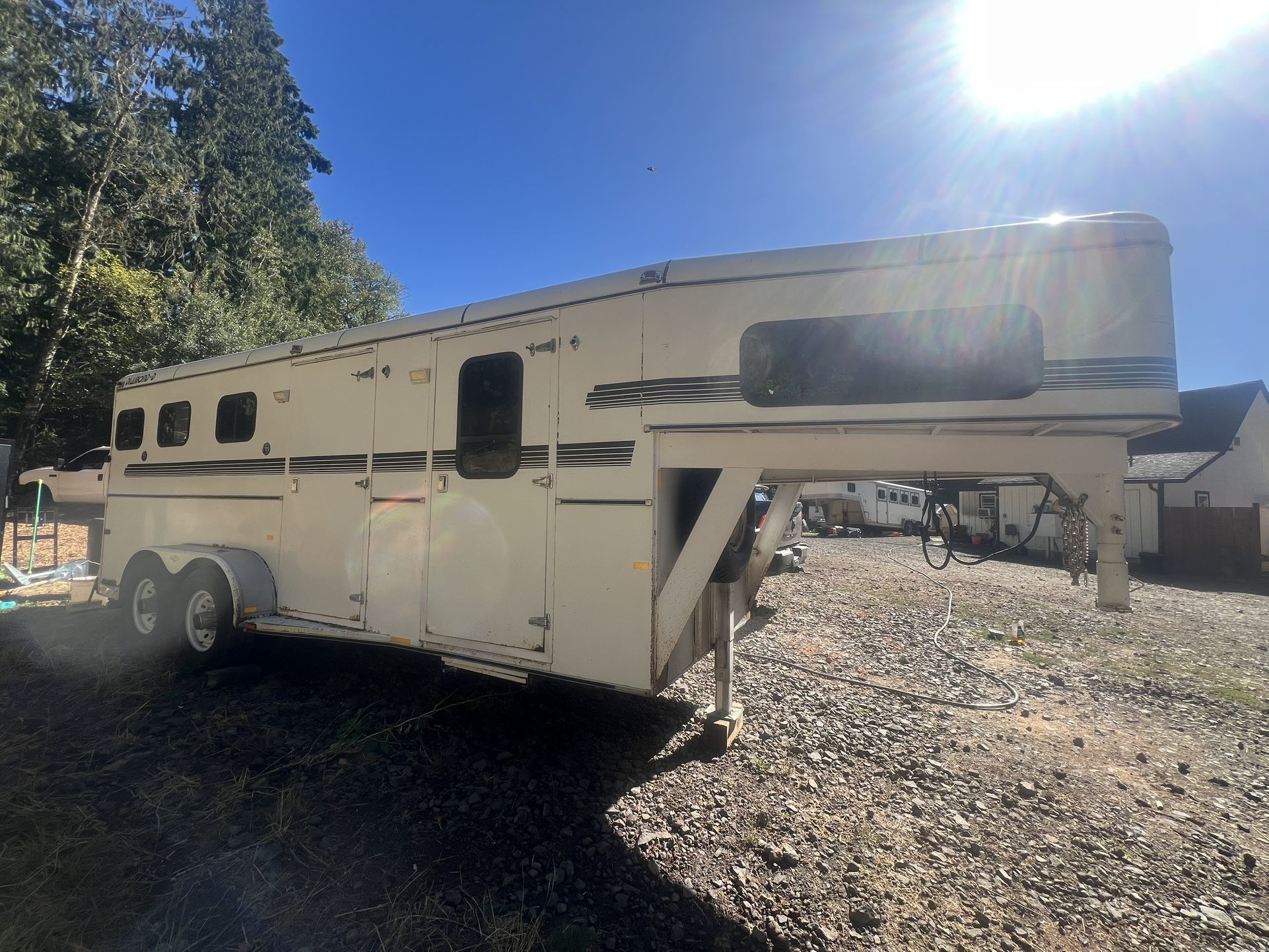 Diamond D Three Horse Gooseneck Weekender