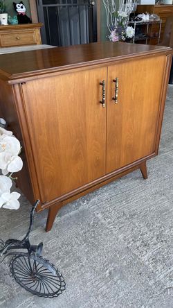 Gorgeous mid century stand