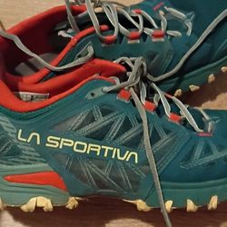 Tennis Shoes 