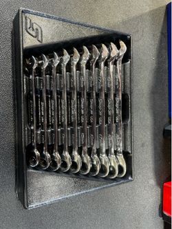 Snap on ratcheting wrenches 10-19 metric