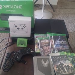 Xbox One/Games/Two 🎮🎮/Gaming Headset Etc .