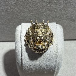 Gold Lion Head Ring 