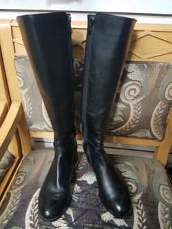 Ladies dress boots size 9M