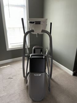 Precor 5.3 Elliptical 