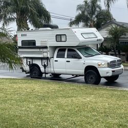 2004 Lance 815