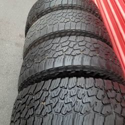 4 used tires Lt285 70r17 Falken Wldpeak AT3 $280.00