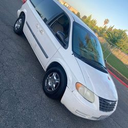 2006 Chrysler Town & Country