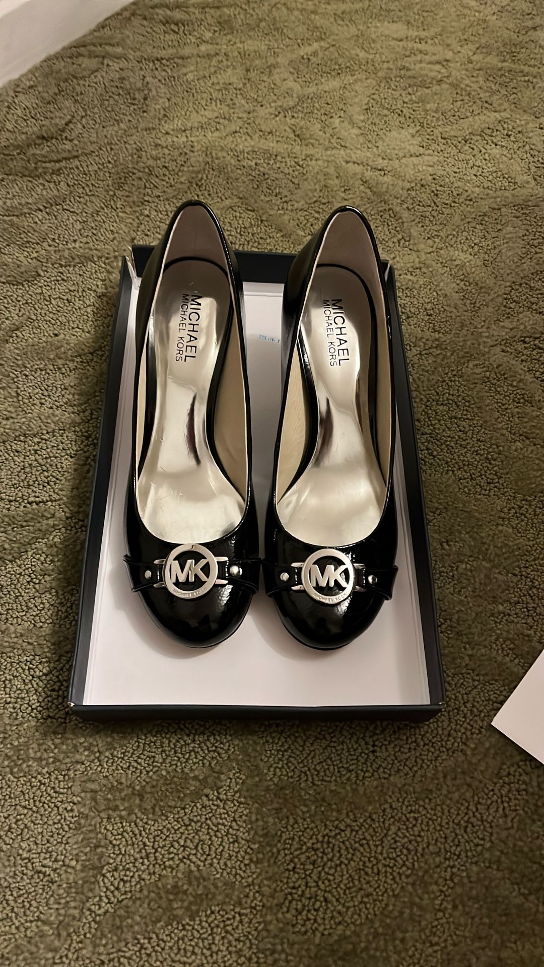 Michael Kors Black Patent Leather Pumps Size 7