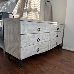 4-Piece Bedroom Set