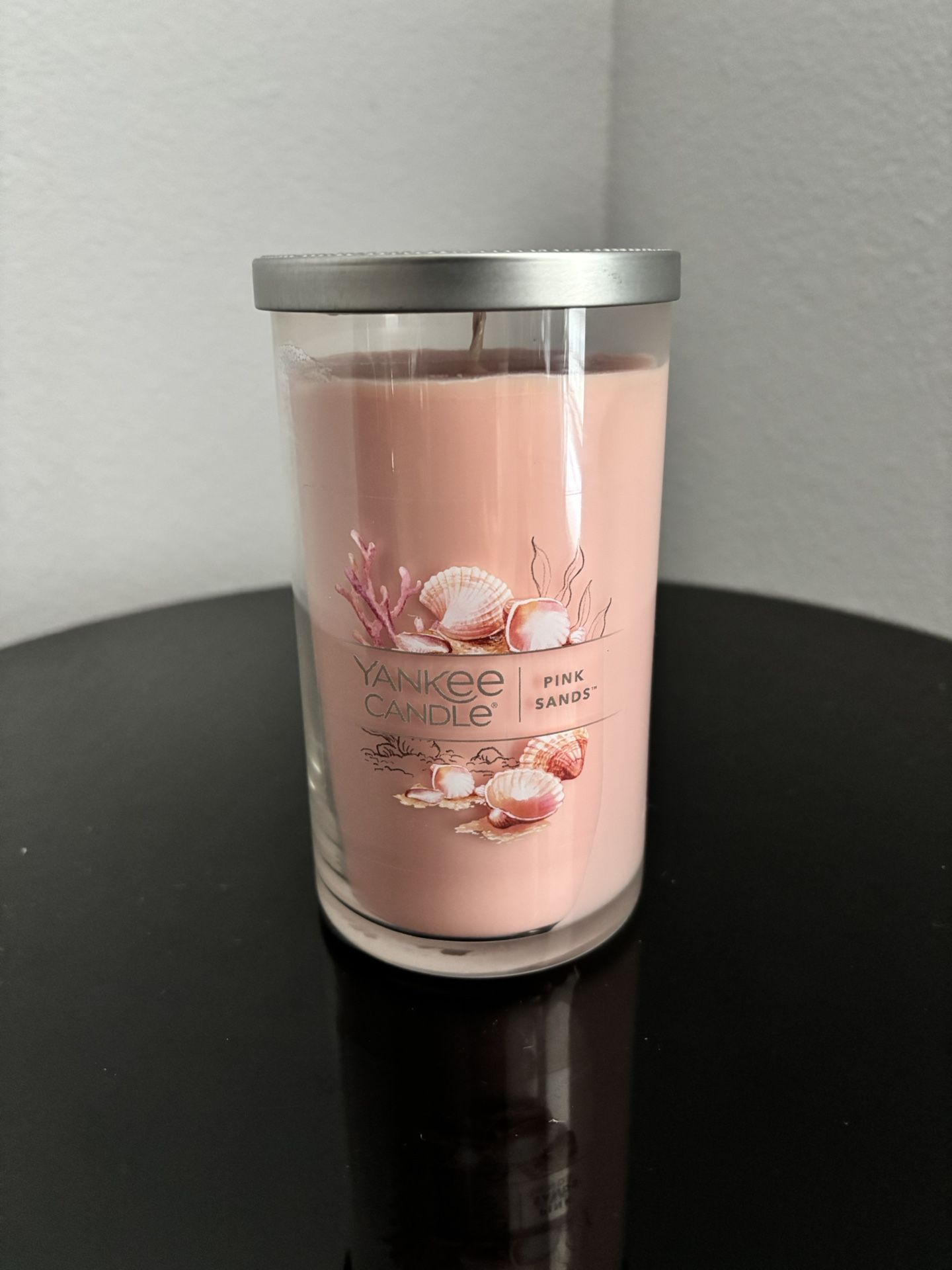 Yankee candle Pink Sands 14.25oz - citrus, sweet florals and spicy vanilla
