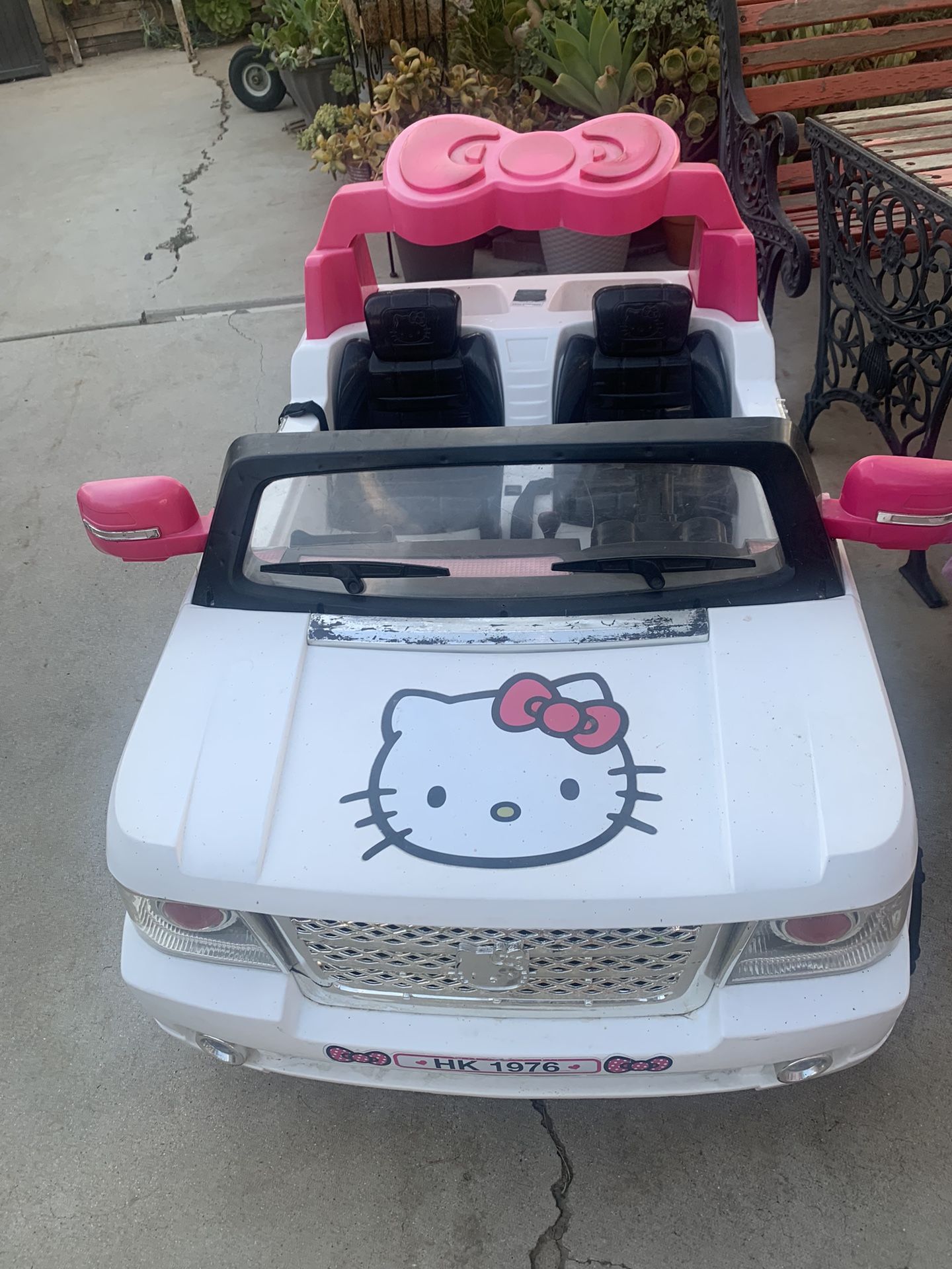 Hello Kitty Electric Car