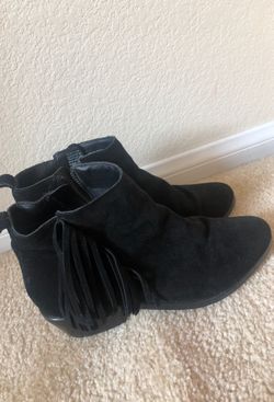 Authentic Steve Madden Black Suede Fringe Booties
