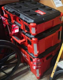 Milwaukee PACKOUT Rolling Tool