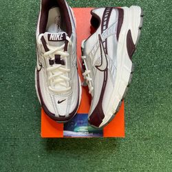 Nike Initiator burgundy crush