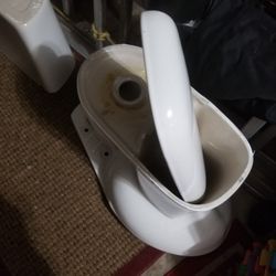 2 New Toilets out Of Box Dont Need 