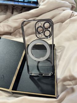 iPhone 13 Pro Phone Case W/ 360 Rotating Stand & Magnet