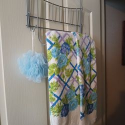 New Over Door/Shower Door Towel Holder With 2 Hooks For Scrunchies